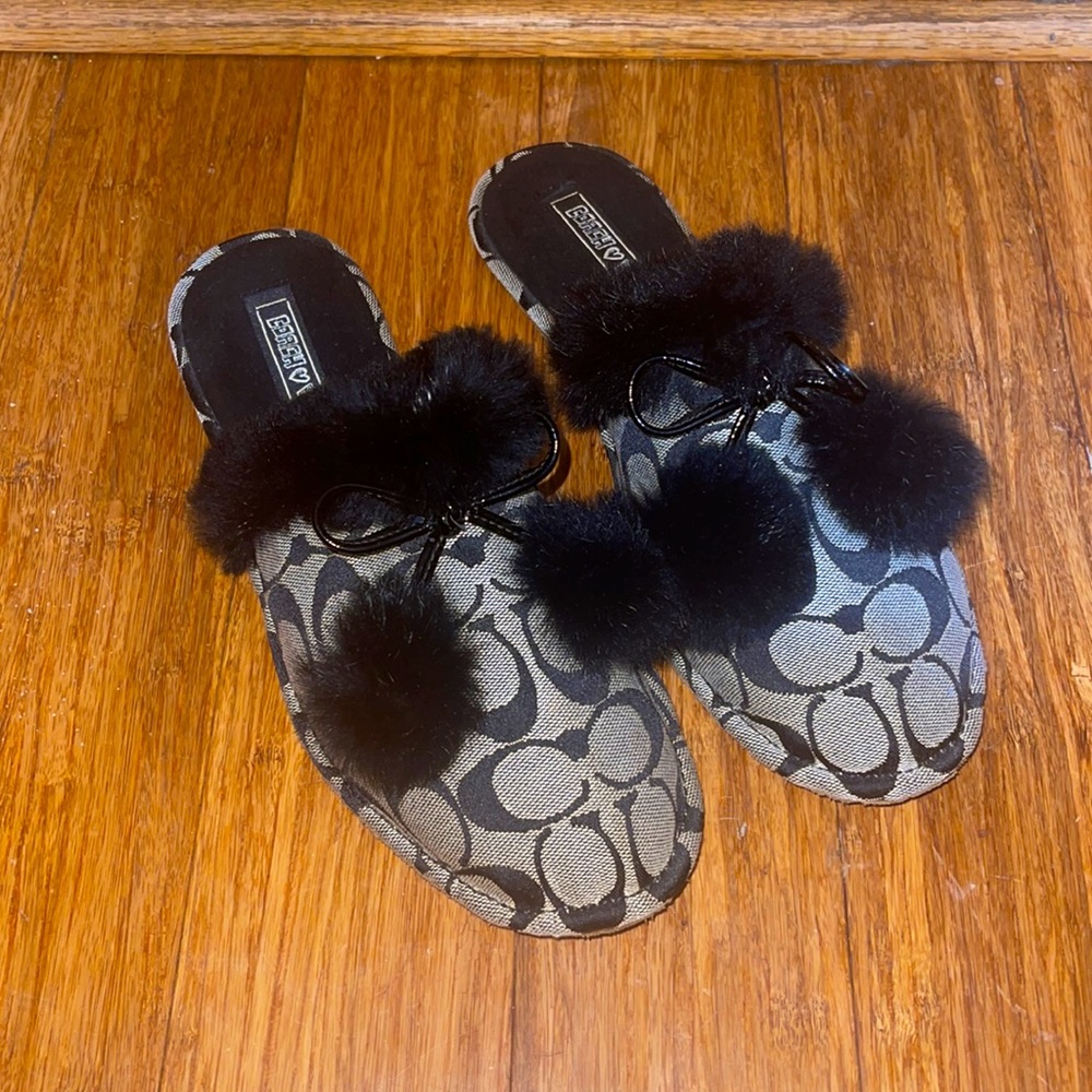 Coach Poppy Slippers Size 9